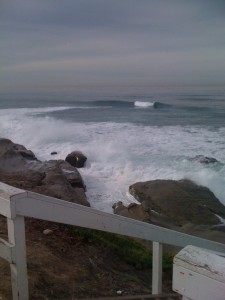 High Tide Surf at Wind'n'Sea in La Jolla, CA