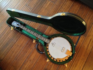 The Boston 6-String Acoustic / Electric from Deering Banjo Company